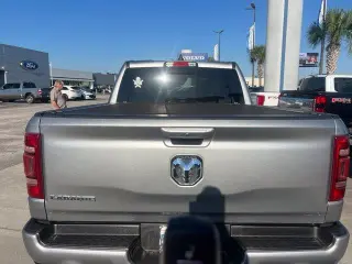 Ram 1500 2022 4x2 Laramie 4p Cabilla de Tripulacion 5.6 ft. SB Pickup
