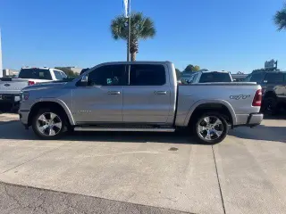 Ram 1500 2022 4x2 Laramie 4p Cabilla de Tripulacion 5.6 ft. SB Pickup