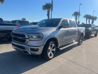 Ram 1500 2022 4x2 Laramie 4p Cabilla de Tripulacion 5.6 ft. SB Pickup