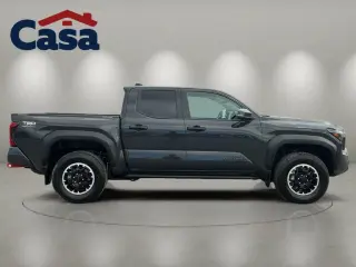 Toyota Tacoma 2024 4x4 TRD Off-Road 4dr Double Cab 5.0 ft SB 8A