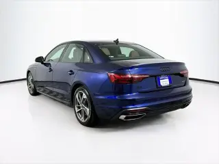 Audi A4 2022 AWD quattro S line Premium Plus 45 TFSI 4dr Sedán