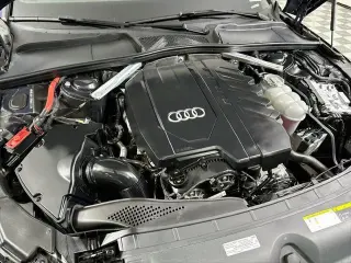 Audi A4 2022 AWD quattro S line Premium Plus 45 TFSI 4dr Sedán