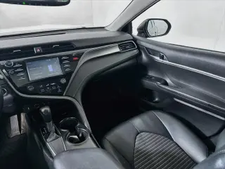 Toyota Camry 2019 SE Sedán 4 puertas