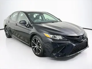 Toyota Camry 2019 SE Sedán 4 puertas