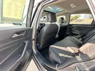 Volkswagen Jetta 2024 SE 4dr Sedán