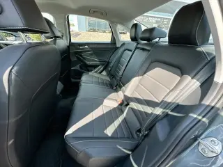 Volkswagen Jetta 2024 SE 4dr Sedán