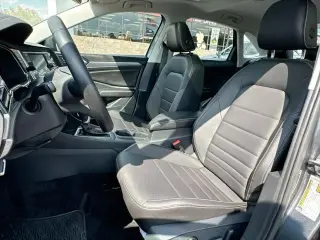 Volkswagen Jetta 2024 SE 4dr Sedán