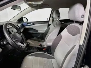 Volkswagen Taos 2022 SE 4dr SUV