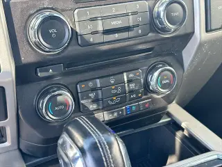 Ford F-150 2018 4x4 Lariat 4dr SuperCrew 5.5 ft. SB
