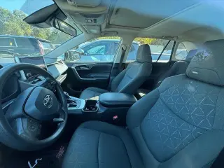 Toyota RAV4 2024 XLE 4dr SUV
