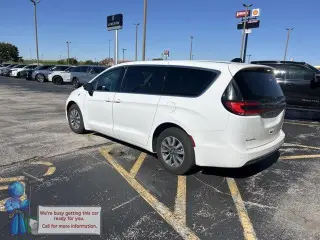 Chrysler Pacifica Híbrido Enchufable 2024 Select 4dr Mini-Van