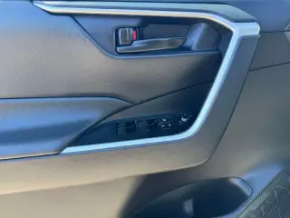 Toyota RAV4 2024 AWD LE 4dr SUV