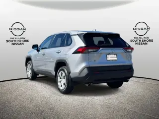 Toyota RAV4 2024 AWD LE 4dr SUV