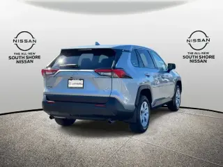 Toyota RAV4 2024 AWD LE 4dr SUV