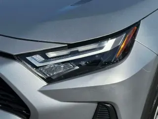 Toyota RAV4 2024 AWD LE 4dr SUV