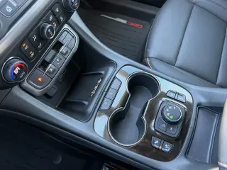 GMC Acadia 2023 4x4 AT4 4dr SUV