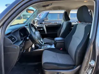 Toyota 4Runner 2016 4x4 SR5 4dr SUV