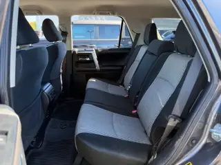 Toyota 4Runner 2016 4x4 SR5 4dr SUV