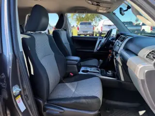 Toyota 4Runner 2016 4x4 SR5 4dr SUV