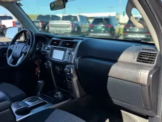 Toyota 4Runner 2016 4x4 SR5 4dr SUV