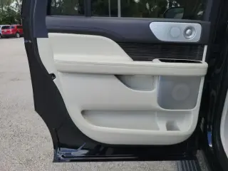 Lincoln Navigator L 2021 4x4 Black Label 4dr SUV