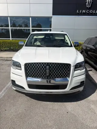 Lincoln Navigator L 2022 4x4 Black Label 4dr SUV
