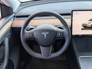 Tesla Model Y 2025 AWD Long Range 4dr Crossover