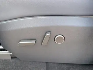Tesla Model Y 2025 AWD Long Range 4dr Crossover