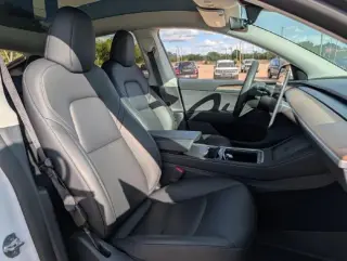 Tesla Model Y 2025 AWD Long Range 4dr Crossover