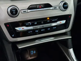 Ford Explorer 2023 AWD XLT SUV de 4 puertas