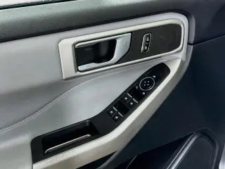 Ford Explorer 2023 AWD XLT SUV de 4 puertas