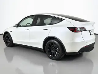 Tesla Model Y 2025 AWD Largo Alcance, 4 puertas, Crossover