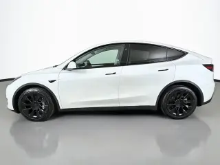 Tesla Model Y 2025 AWD Largo Alcance, 4 puertas, Crossover