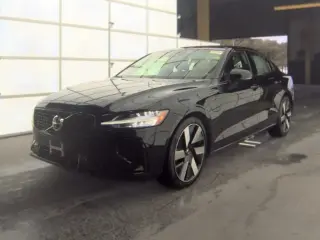 Volvo S60 Recharge 2024 eAWD T8 Plus Dark Theme 4dr Sedán