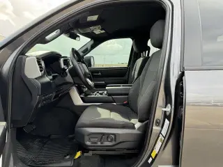 Toyota Tundra 2026 4x4 SR5 4dr Cab Pickup CrewMax