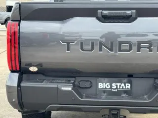 Toyota Tundra 2026 4x4 SR5 4dr Cab Pickup CrewMax
