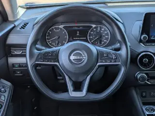 Nissan Sentra 2025 SV 4dr Sedán