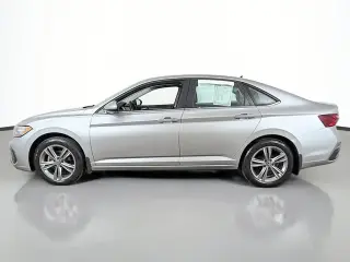 Volkswagen Jetta 2022 SE 4dr Sedán
