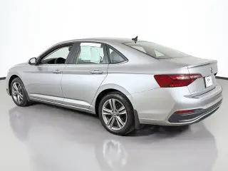 Volkswagen Jetta 2022 SE 4dr Sedán