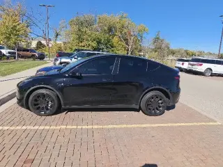 Tesla Model Y 2023 AWD Long Range 4dr Crossover
