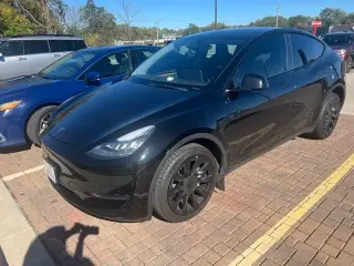 Tesla Model Y 2023 AWD Long Range 4dr Crossover