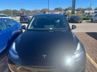 Tesla Model Y 2023 AWD Long Range 4dr Crossover