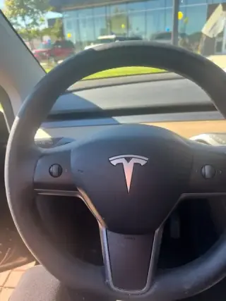 Tesla Model Y 2023 AWD Long Range 4dr Crossover