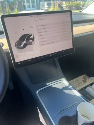 Tesla Model Y 2023 AWD Long Range 4dr Crossover