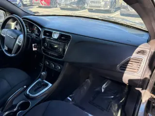 2013 Chrysler 200