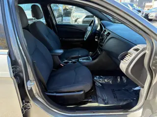 2013 Chrysler 200