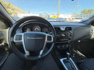 2013 Chrysler 200