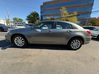 2013 Chrysler 200