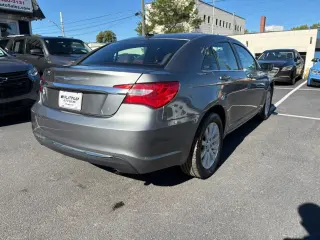 2013 Chrysler 200
