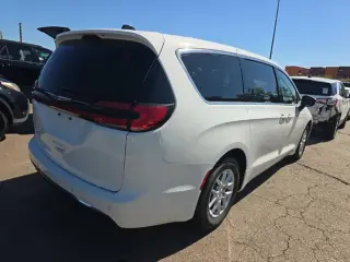 Chrysler Pacifica 2025 Select 4dr Mini-Van